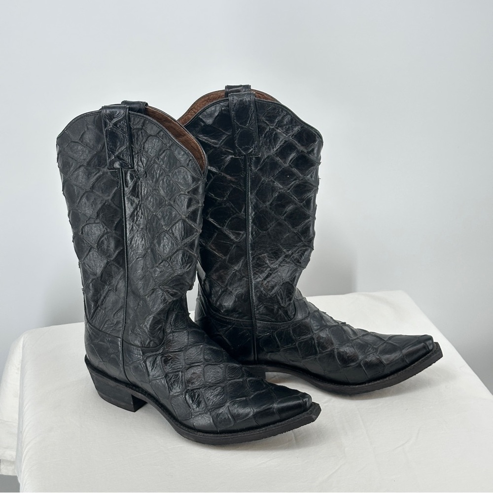 Women’s Black Nicona Pirarucu Print Cowboy Boots‎ NWOT